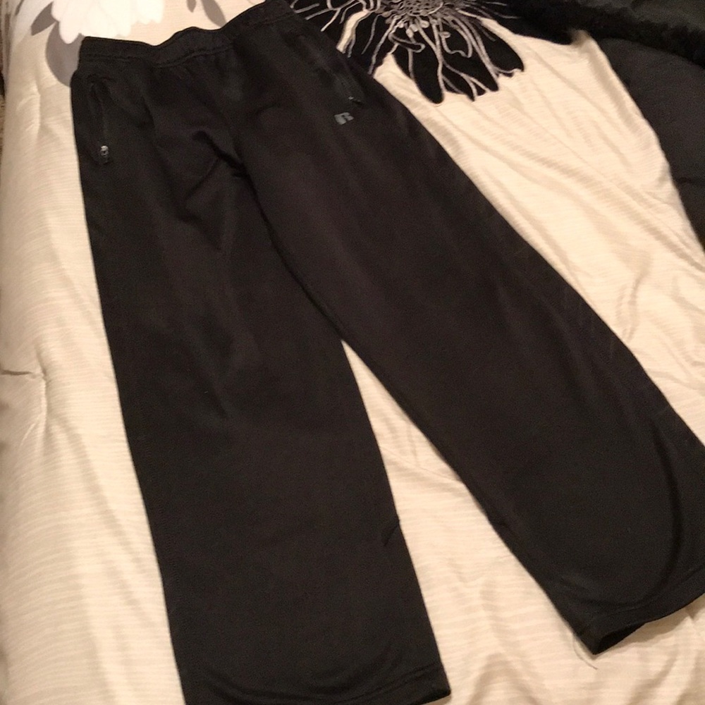 ***SOLD Boys black sweat pants. Size L (10-12)
